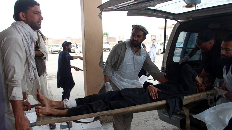 Al menos 12 muertos y 33 heridos en un ataque contra un centro de votantes afgano