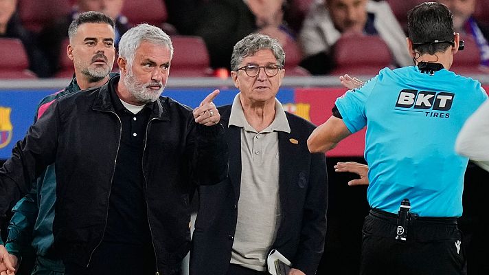 Jose Mourinho durantre el Cl�sico FC Barcelona-Real Madrid de la jornada 10 de Liga.
