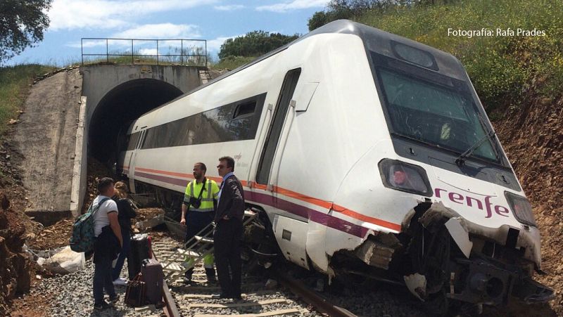 Descarrila en Badajoz un tren de media distancia Huelva-Madrid sin causar daños personales