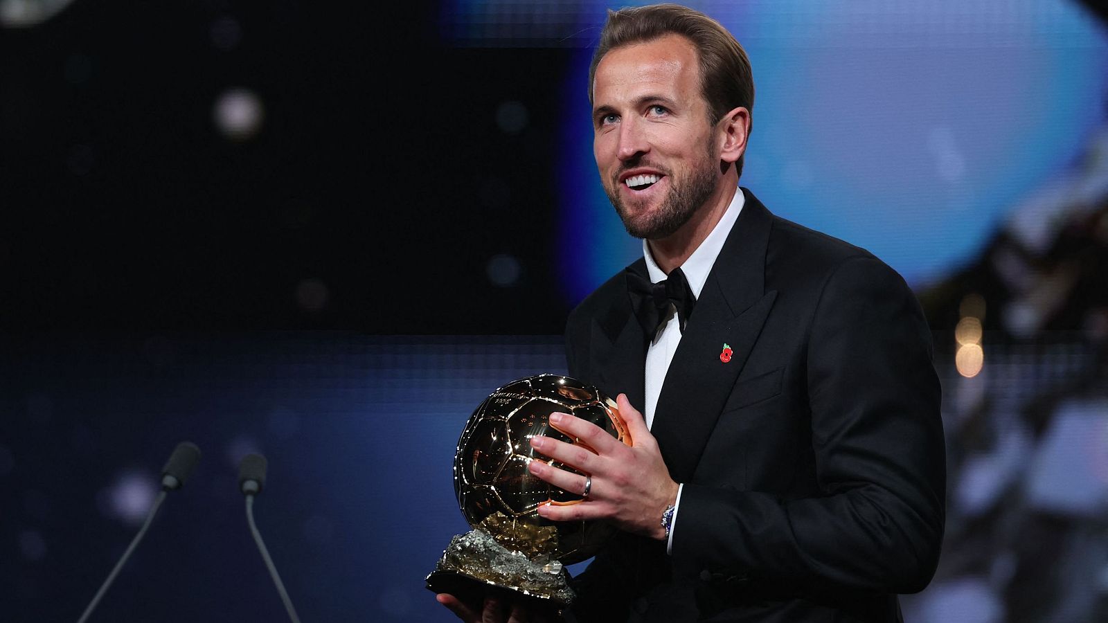 Harry Kane, al recibir su premio como Balón de Oro 2026.