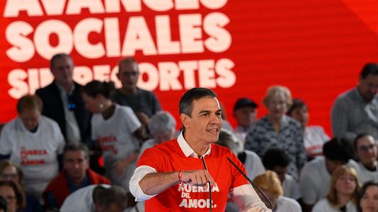 El presidente del Gobierno, Pedro S�nchez, participa en un acto de precampa�a electoral celebrado este lunes en Gij�n.