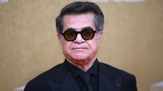 El director iran� Jafar Panahi posa en la alfombra roja de la 38.� edici�n de los Premios del Cine Europeo en Berl�n, Alemania