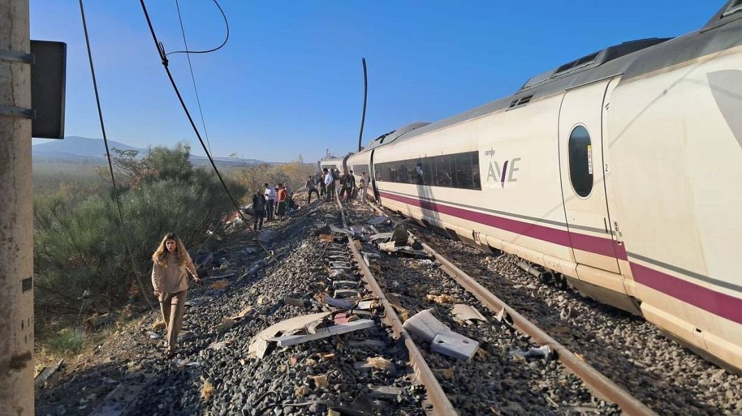 Col�lisi� per encal� entre dos trens d?alta velocitat entre Mora i Urda, a Toledo