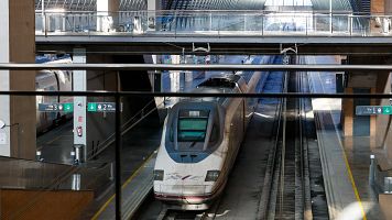 Los maquinistas mantienen la huelga un d�a despu�s del accidente ferroviario de Urda