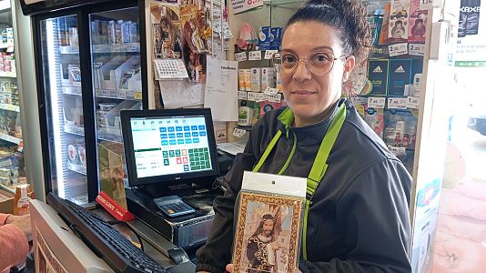 Soraya, propietaria de un supermercado en Urda