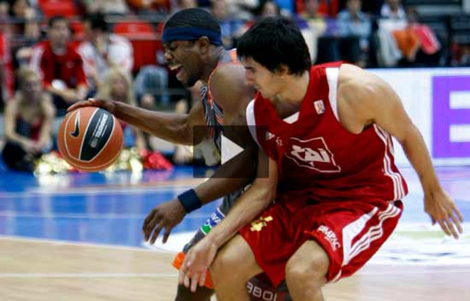 El Pamesa Valencia ha obtenido una victoria a domicilio en su visita a la cancha del CAI Zaragoza. El equipo valenciano se ha impuesto por 70-82.