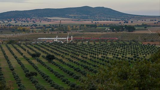 Trenes siniestrados en Urda