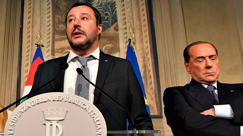 El M5S y la Liga negocian a contrarreloj un Gobierno en Italia con el permiso de Berlusconi