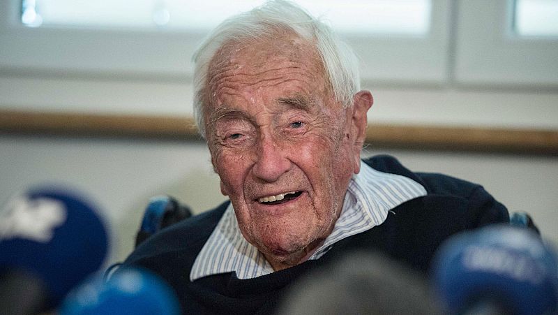 Un científico australiano de 104 años viaja a Suiza para su suicidio asistido: "No quiero seguir viviendo"