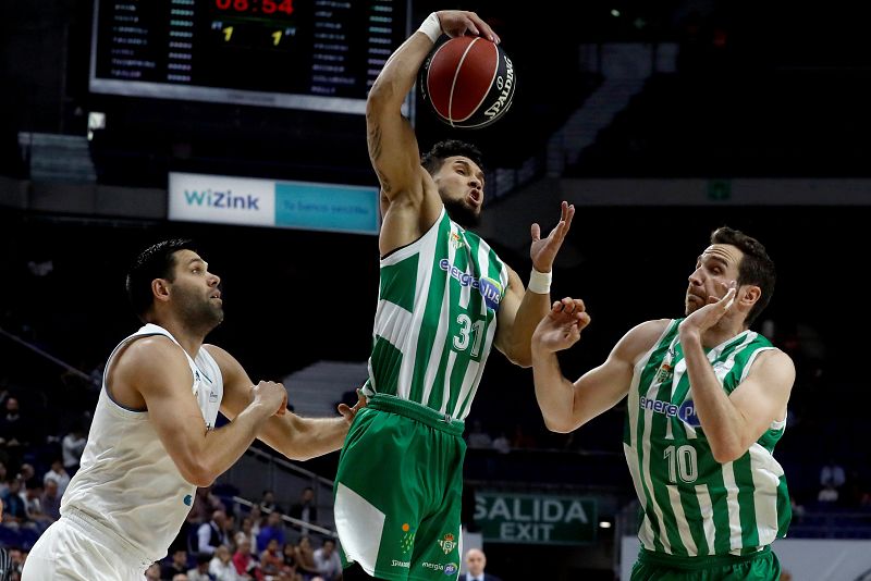 Doncic hunde al Betis con su primer 'triple-doble'
