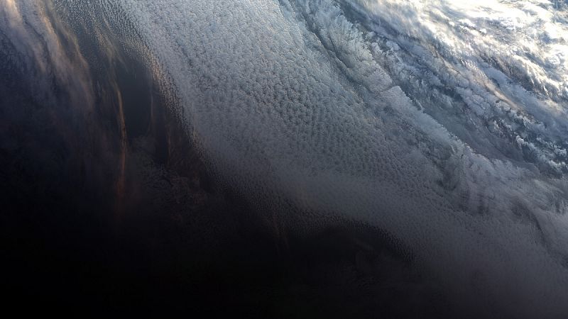 El satélite europeo Sentinel 3B envía sus primeras fotos, entre ellas una de un ocaso en la Antártida