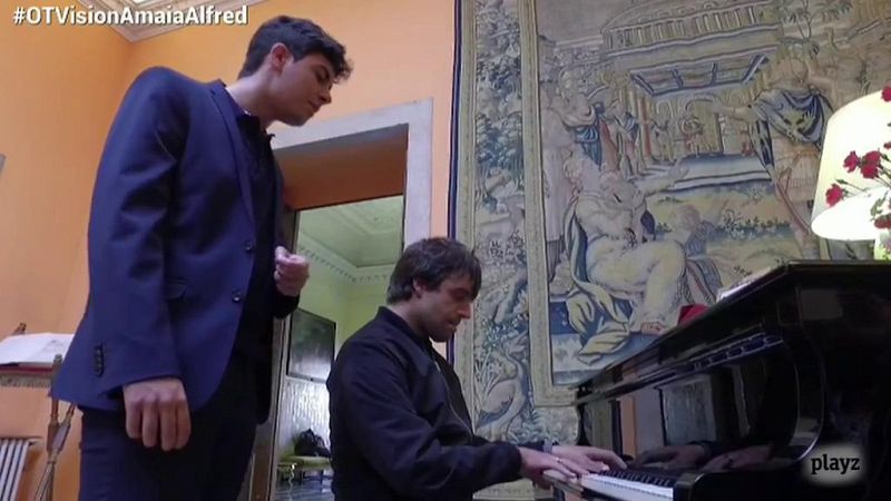 Alfred y Manu Guix cantan "Amar pelos dois" en exclusiva para rtve.es