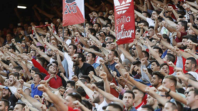 La juez deja libres con orden de alejamiento a los estadios a los ultras detenidos por agredir a un hincha del Betis