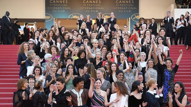 Más de un centenar de estrellas de cine exigen la igualdad salarial en el Festival de Cannes