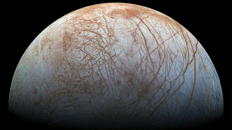Europa, una de las lunas de Júpiter, tendría los ingredientes suficientes para sustentar vida