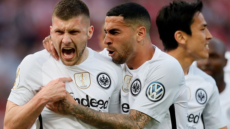 El Eintracht sorprende al Bayern y gana la Copa de Alemania