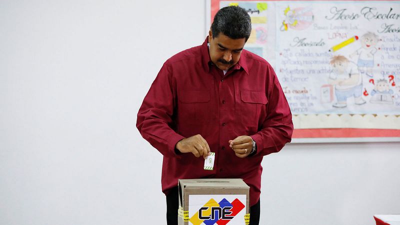 Maduro vota el primero en las cuestionadas presidenciales venezolanas