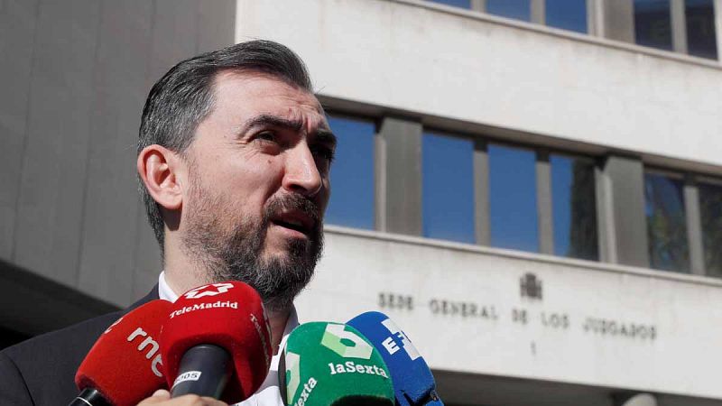 Periodistas de eldiario.es ratifican ante el juez la información sobre el máster de Cifuentes