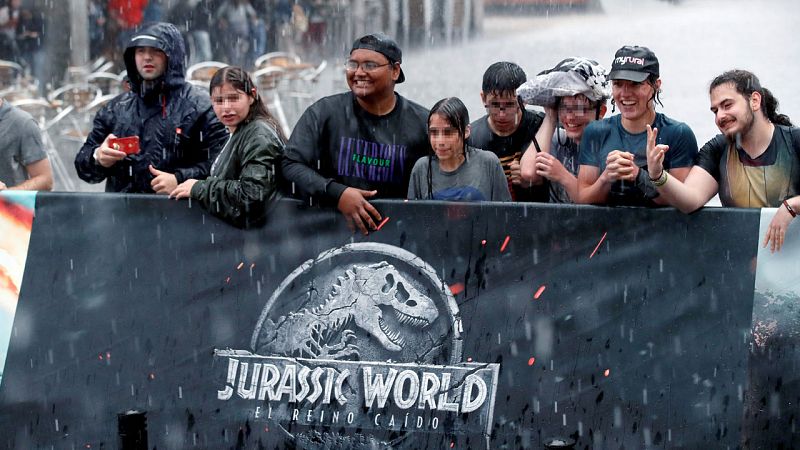 'Jurassic World: el reino caído' se preestrena en Madrid con fuerte granizada