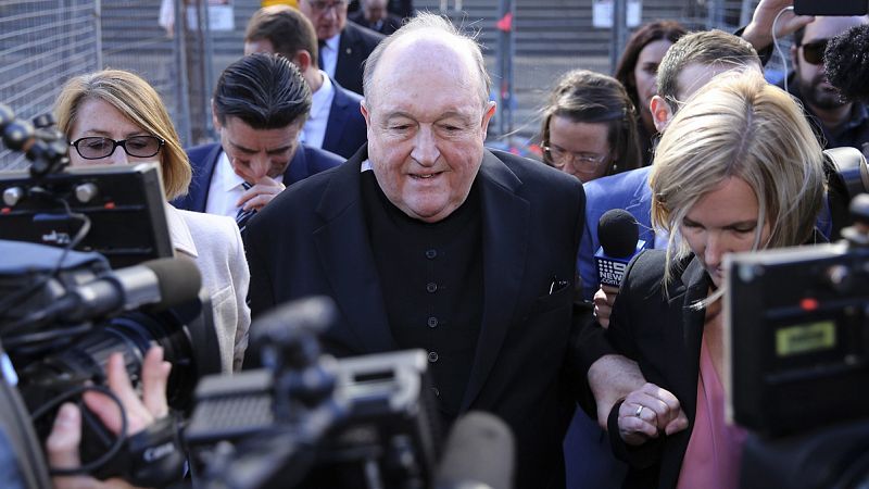 Un arzobispo australiano, el miembro más alto de la jerarquía católica condenado por encubrir la pederastia