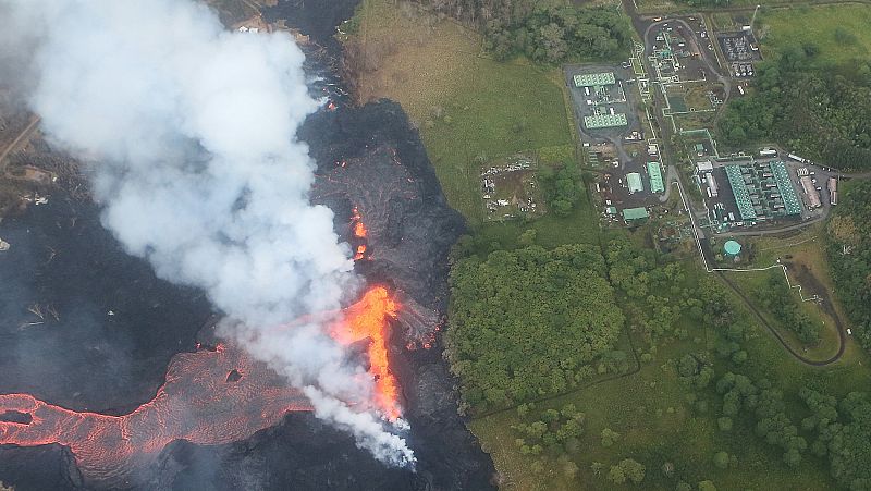 Los ríos de lava del Kilauea amenazan una central geotérmica