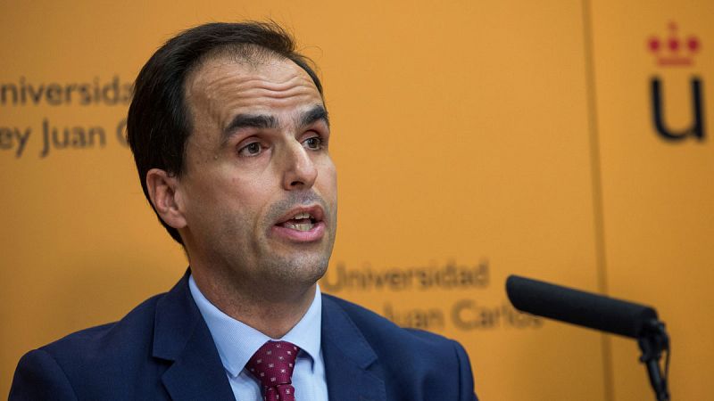 La juez del caso Cifuentes cita a declarar como testigo al rector de la Rey Juan Carlos