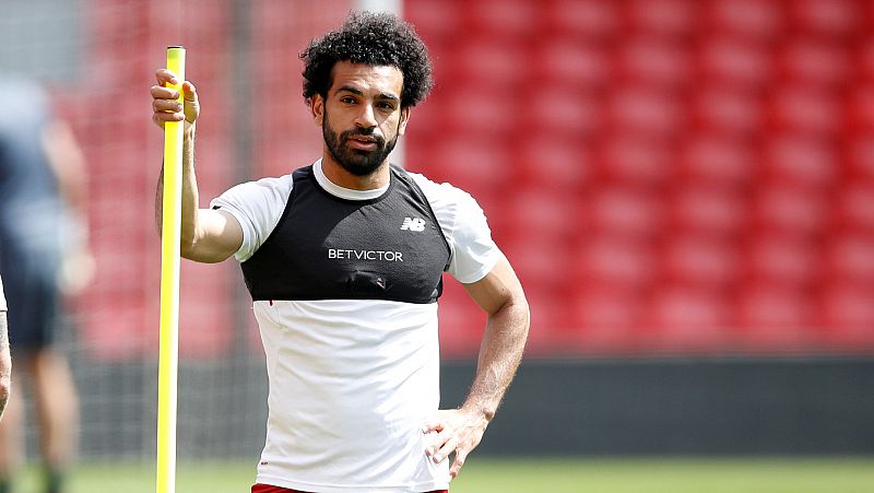 Karius cree que Salah "no está todavía" al nivel de Cristiano Ronaldo