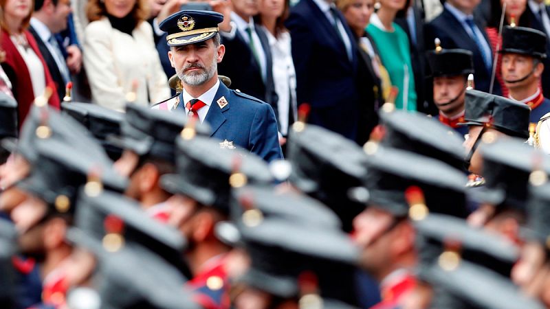 El rey elogia a las Fuerzas Armadas y llama a brindar por "aquello que más nos une: España"