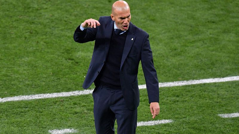 Zidane reverdece su 'flor' con la tercera Champions consecutiva para el Madrid
