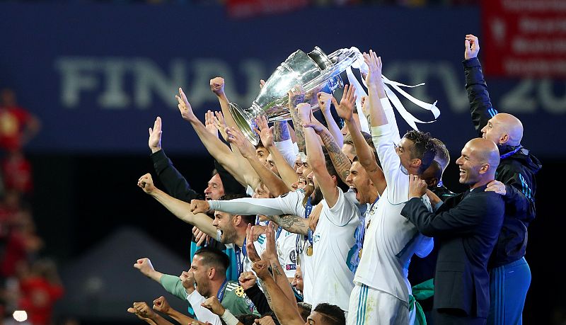 El mundo del fútbol felicita al Real Madrid por la Decimotercera