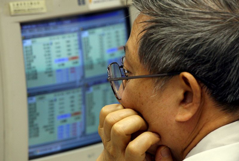 Tokio se desploma casi un 10% y hace presagiar una nueva jornada negra en las Bolsas