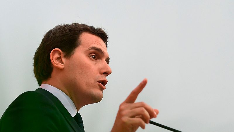 Rivera propone al PSOE a Jáuregui, Redondo o Solana como candidatos en una moción de censura "instrumental"