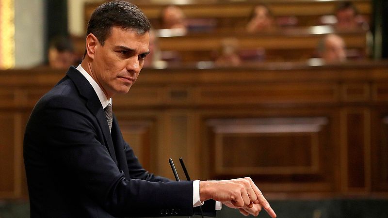 Sánchez pide a Rajoy que dimita "aquí y ahora" y trata de tender puentes con nacionalistas catalanes y vascos