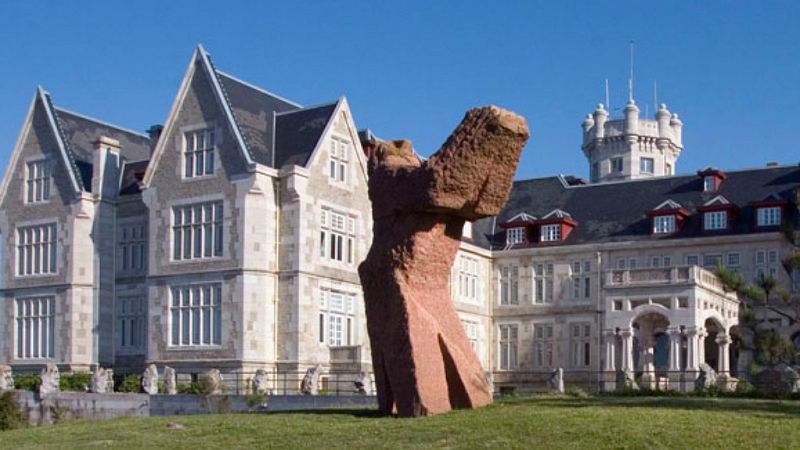 "Universidad Internacional Menéndez Pelayo de Santander, la primera universidad de verano en España", en 'Documentos RNE'