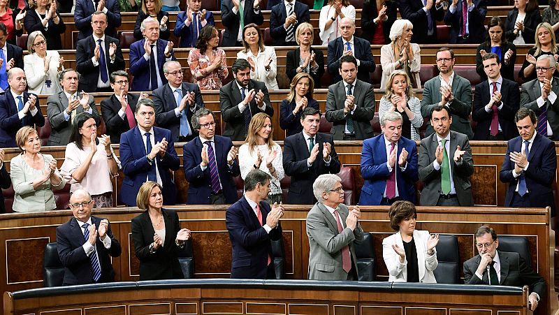 Más de 450 altos cargos del Estado caerán con la salida de Rajoy del Gobierno