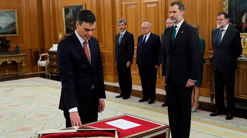 Sánchez promete el cargo ante el rey como séptimo presidente del Gobierno