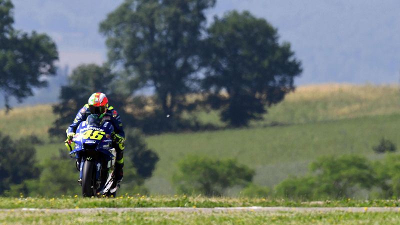 Rossi regresa a la pole de MotoGP dos años después