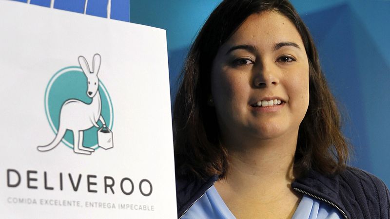 Un tribunal considera "falsos autónomos" a los repartidores de Deliveroo y condena a la empresa