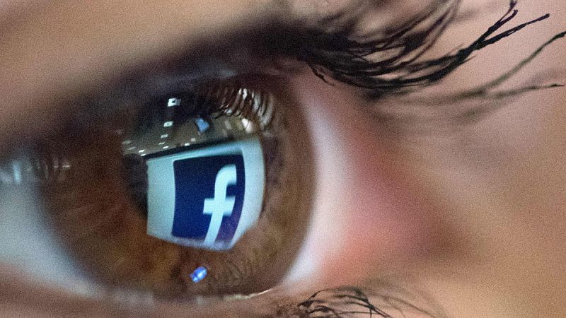 Facebook admite haber compartido datos personales de sus usuarios con cerca de 60 fabricantes de móviles