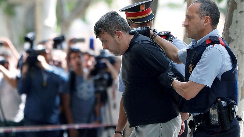 Detenido un hombre tras encontrarse en su domicilio el cadáver de una niña de 13 años desaparecida en Barcelona