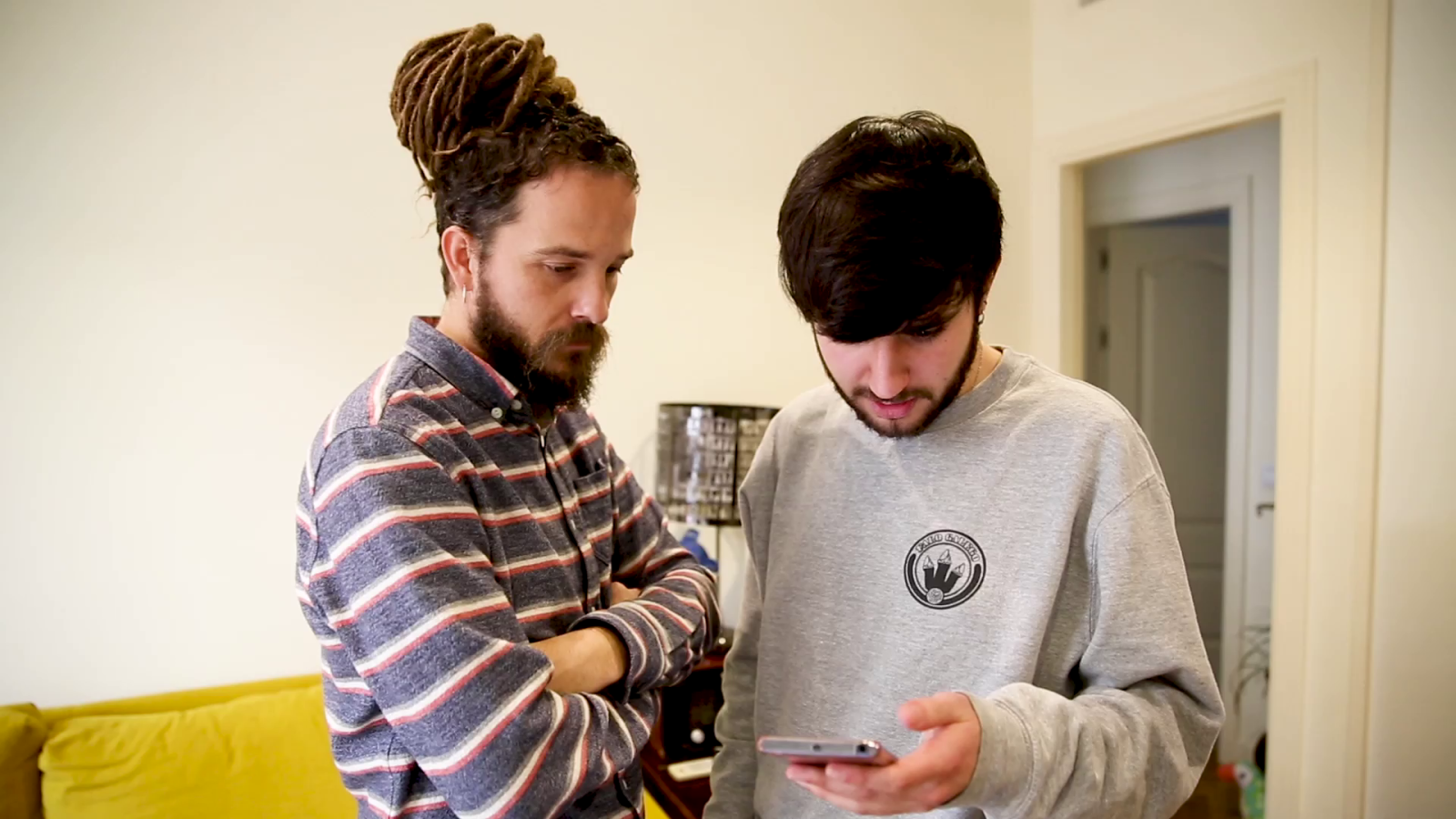 Surfeando sofás - ¡Mira el avance del último programa de 'Surfeando sofás'!