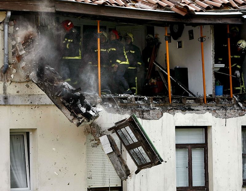 Cinco heridos en una explosión de gas que causa desprendimientos en un edificio en Santander