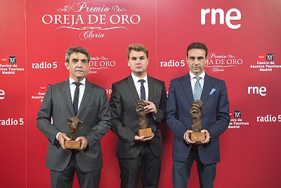 RNE entrega la 'Oreja de Oro' y el 'Hierro de Oro' a Enrique Ponce y Victorino Mart�n y recuerda a Iv�n Fandi�o