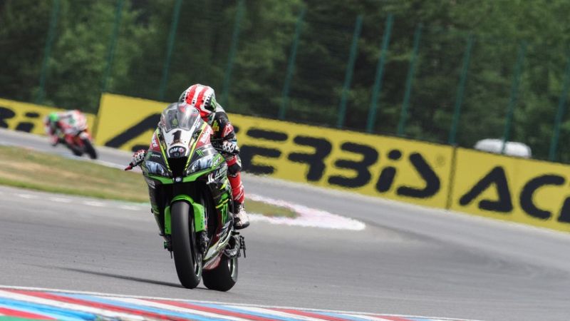 Jonathan Rea logra su sexta victoria de la temporada en Brno