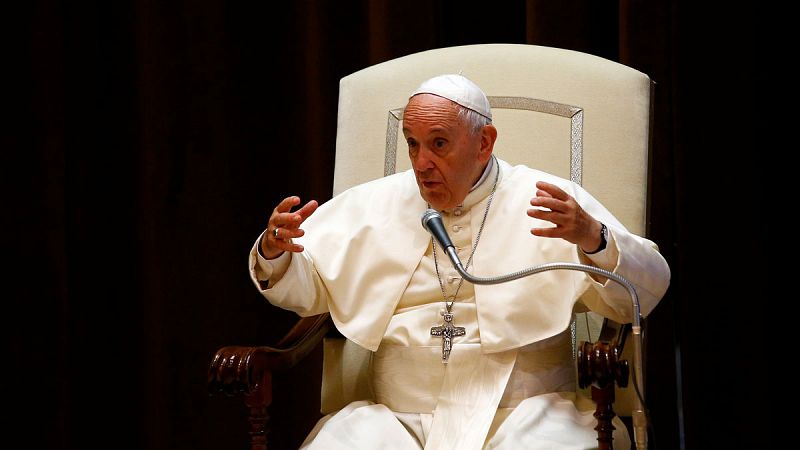 El papa acepta la renuncia de tres obispos chilenos por el escándalo de abusos sexuales