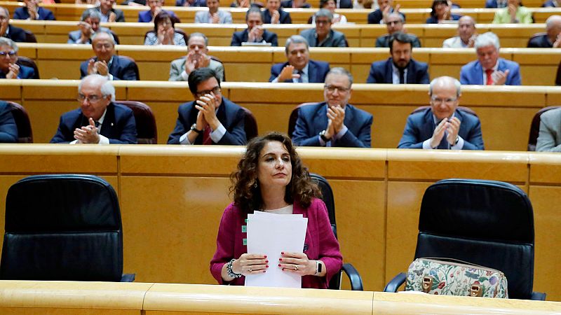 El Senado rechaza los cinco vetos a unos presupuestos que Montero apoya como "tránsito" a los de 2019