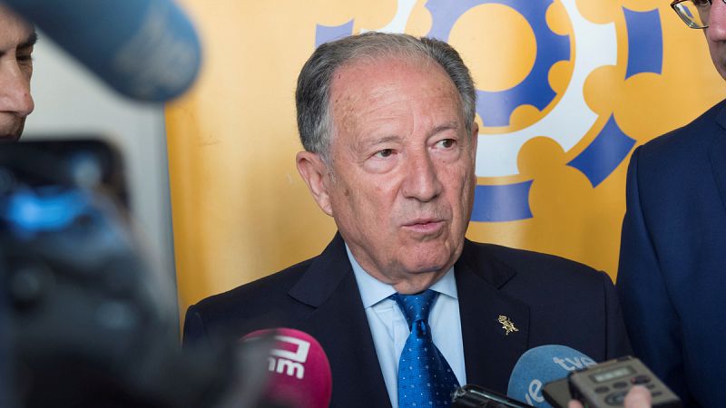 Robles confirma a Sanz Roldán como director del CNI y al resto de la cúpula de Defensa