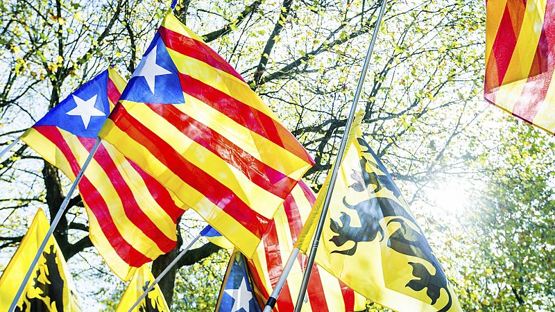 Vuelven las 'embajadas catalanas': La Generalitat potenciará su delegación en Bruselas y reabrirá otras cinco