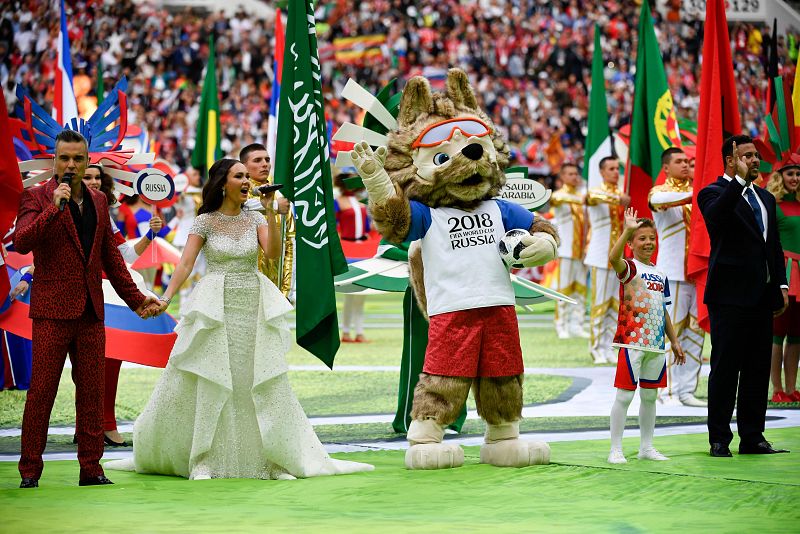 Putin llama a buscar la paz entre culturas a partir del fútbol en la ceremonia de apertura