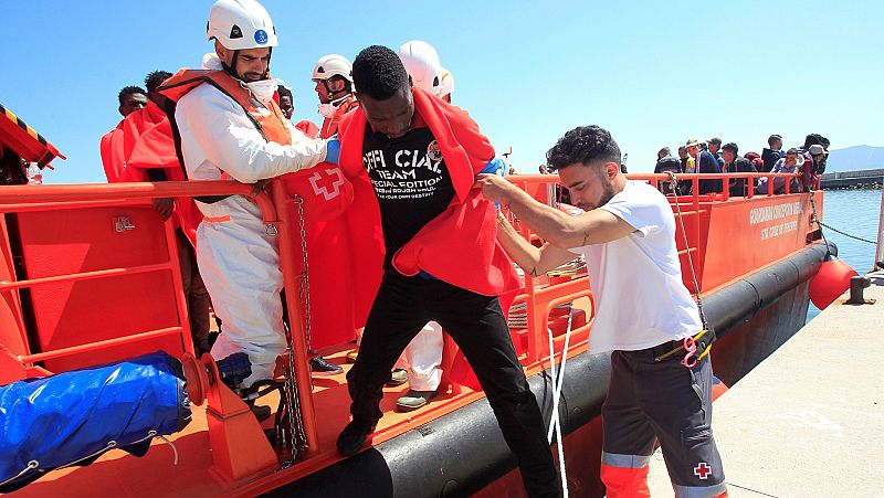 Cuatro subsaharianos muertos y más de 600 rescatados en el Estrecho y Alborán